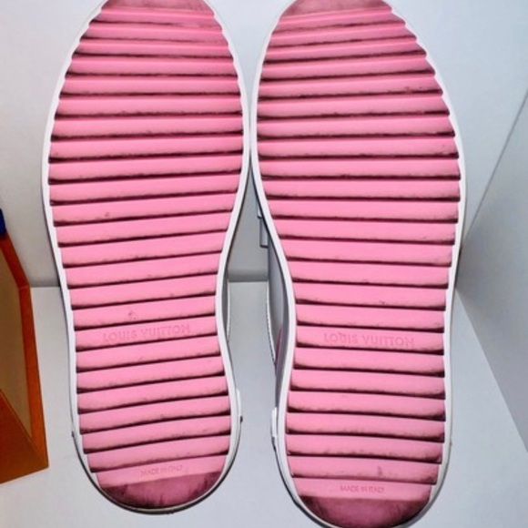 Louis Vuitton Time Out Sneakers - Picture 10 of 11